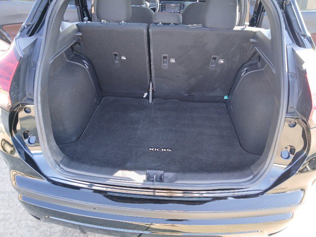 Used 2022 Nissan Kicks SR w/ Interior Electronics Package FWD image 20