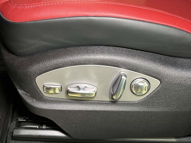 Certified 2025 Porsche Macan image 18