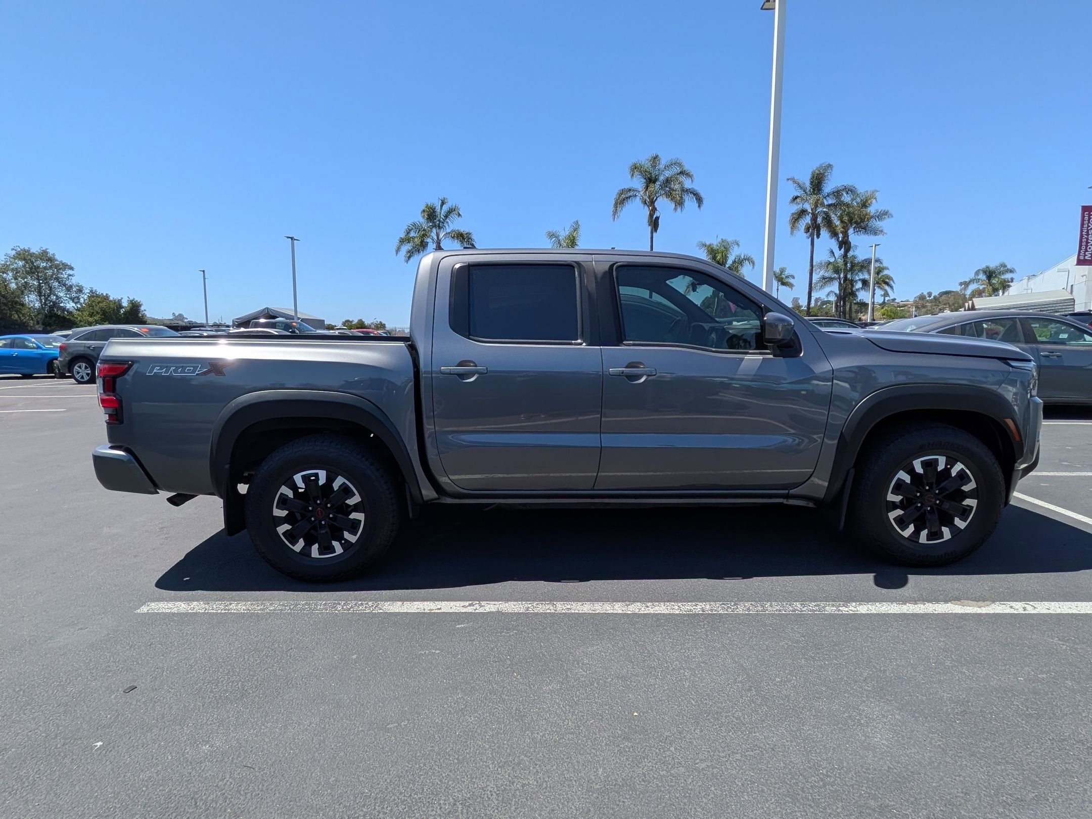 Used 2022 Nissan Frontier Pro-X image 4