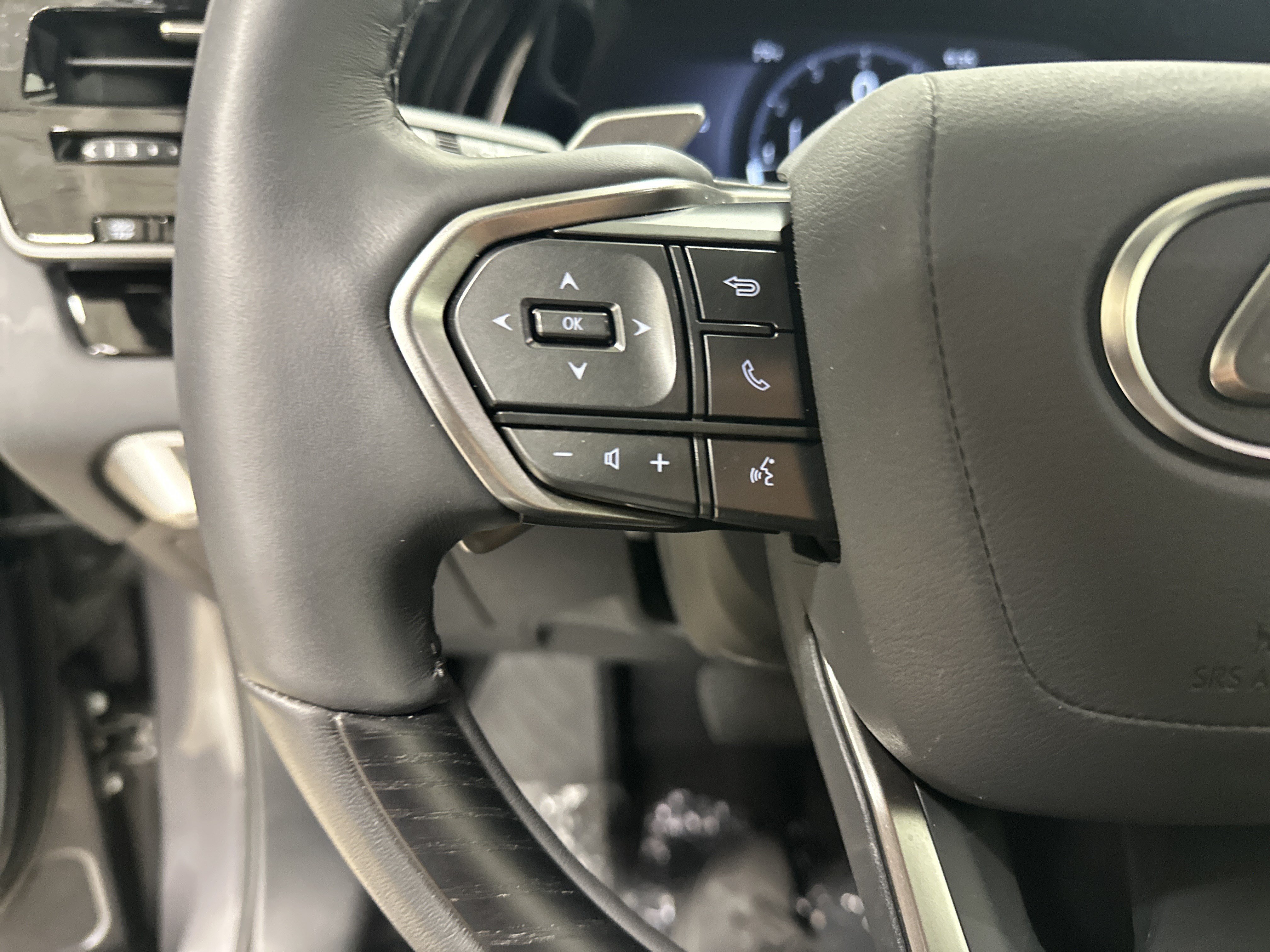 Used 2025 Lexus RX 350 Premium w/ Convenience Package AWD/4WD image 19