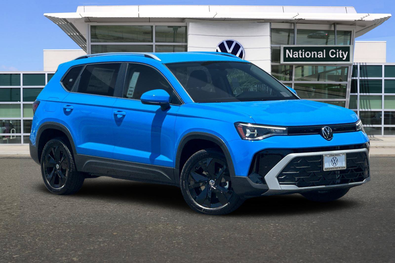 New 2026 Volkswagen Taos SE FWD image 2