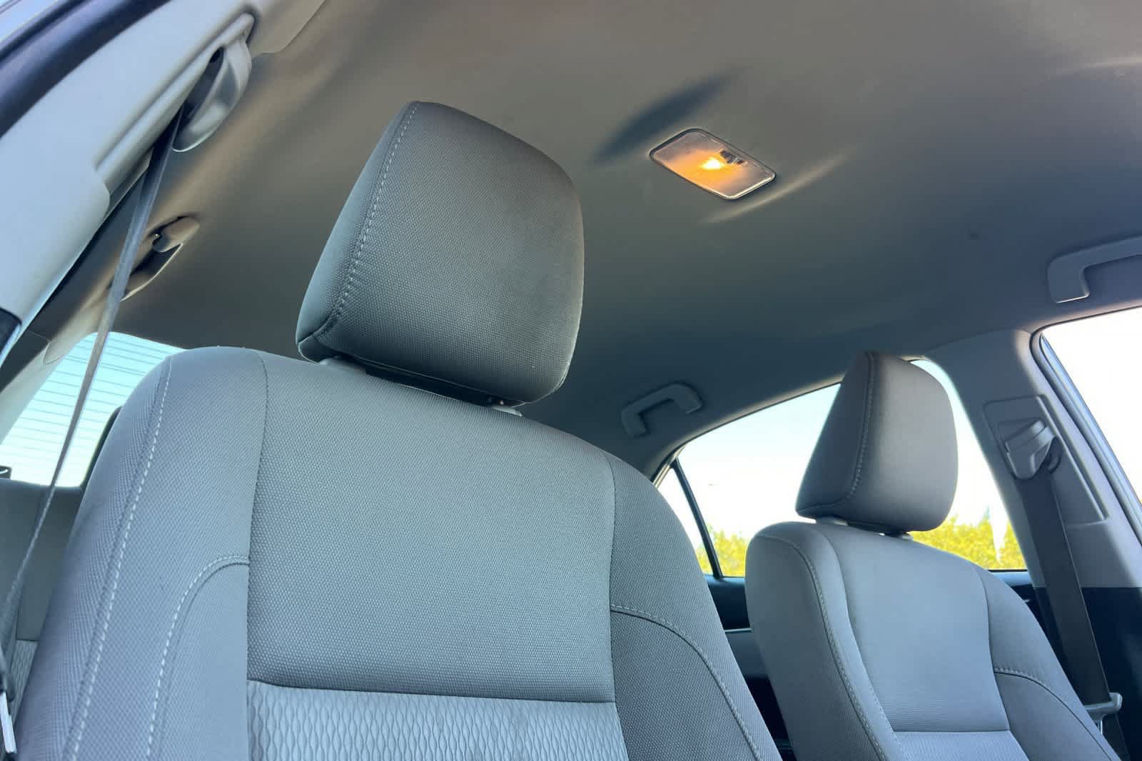 Used 2016 Toyota Corolla LE FWD image 18