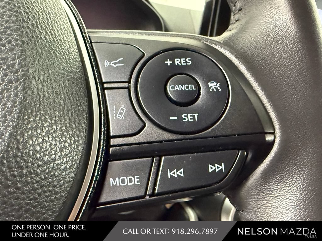 Used 2020 Toyota RAV4 XLE Premium FWD image 25