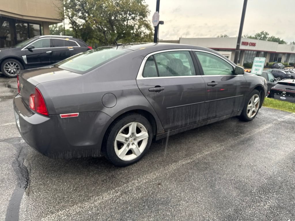 Used 2010 Chevrolet Malibu LS FWD image 2