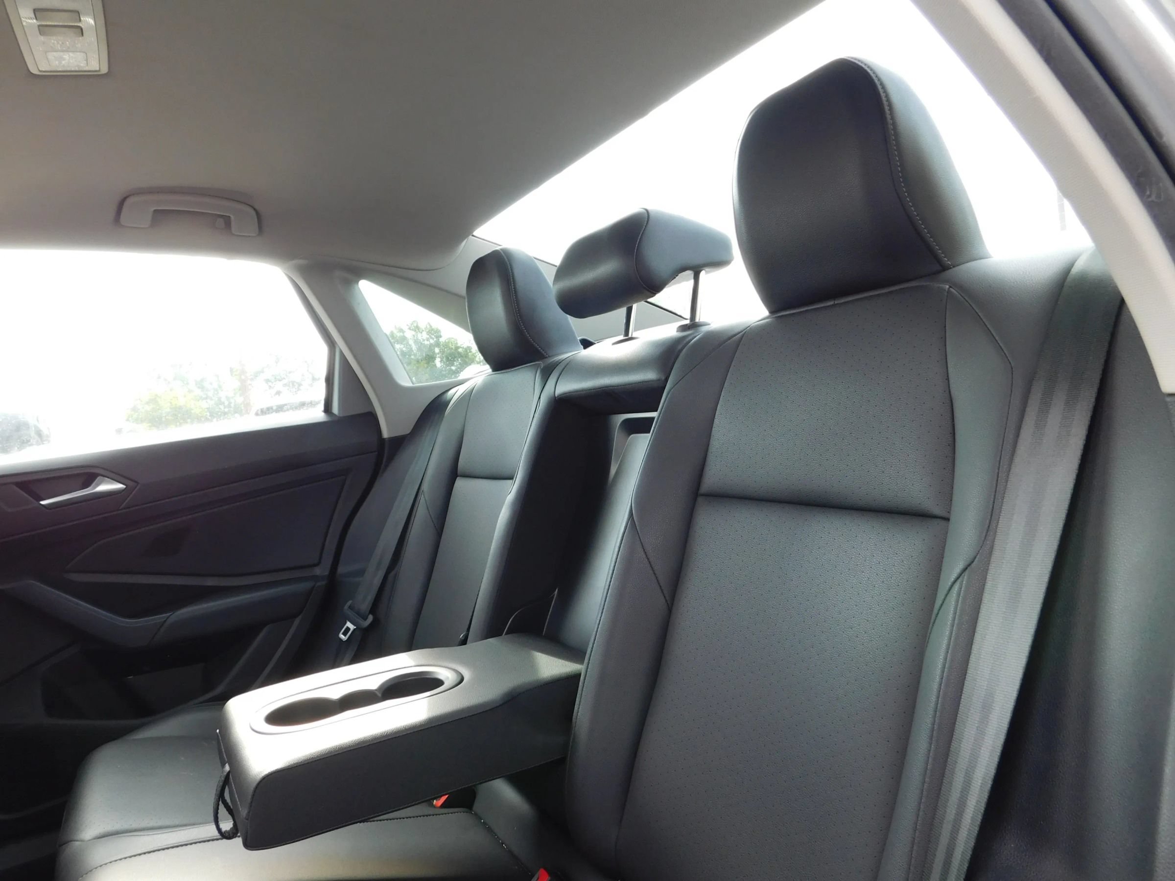Used 2020 Volkswagen Jetta SE w/ SE Cold Weather Package FWD image 10