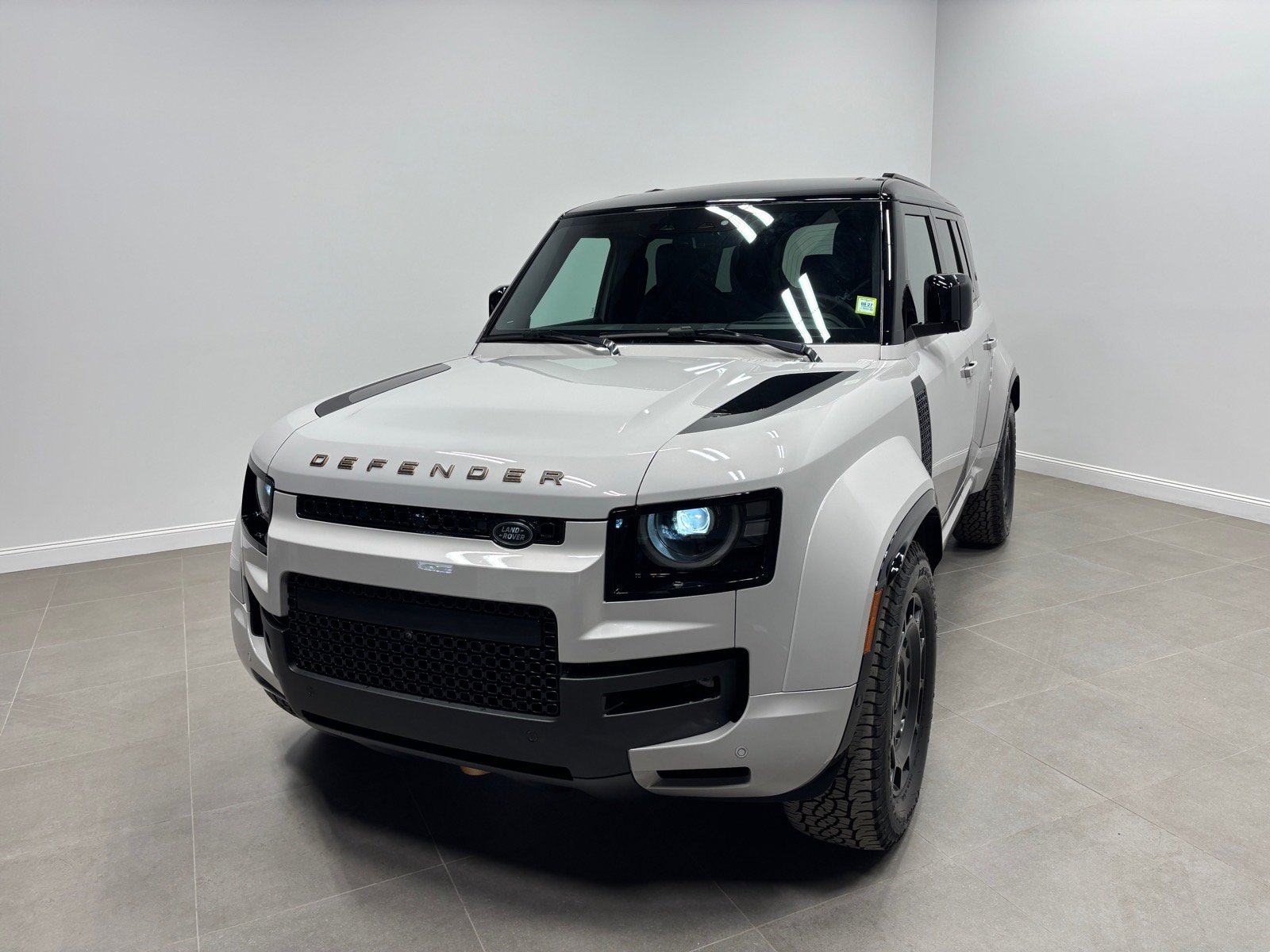 New 2026 Land Rover Defender 110 OCTA AWD/4WD image 2