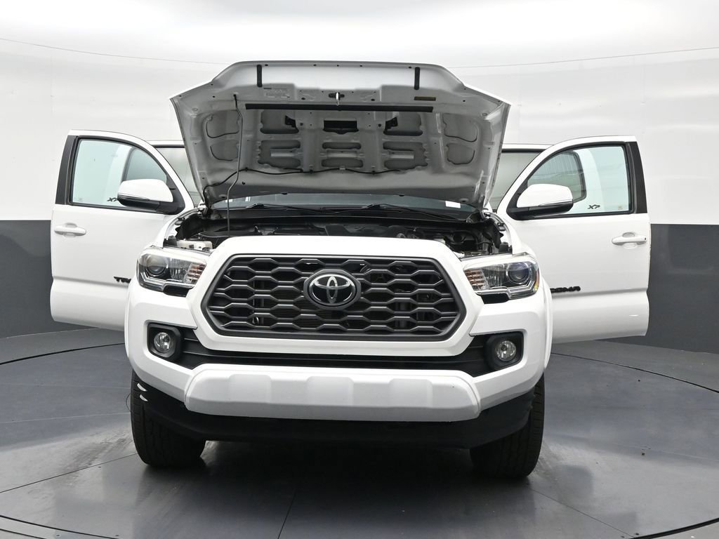 Used 2020 Toyota Tacoma TRD Sport w/ Technology Package RWD image 34