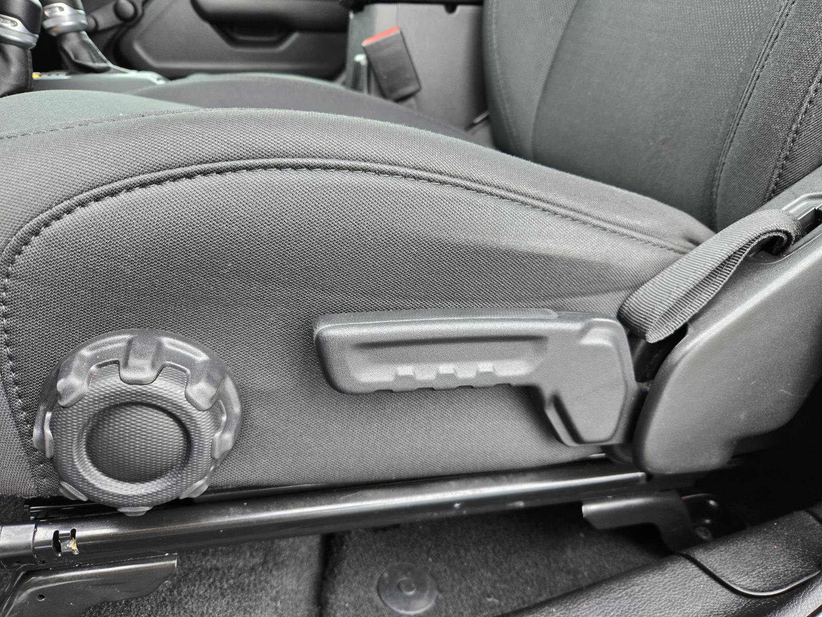 Used 2021 Jeep Wrangler Unlimited Sport AWD/4WD image 22