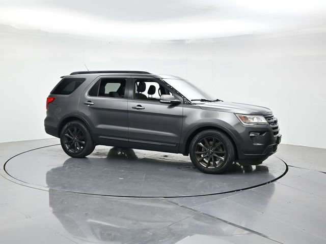 Used 2019 Ford Explorer XLT w/ Equipment Group 202A FWD image 3