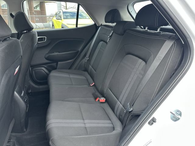 Used 2025 Hyundai Venue SEL image 21