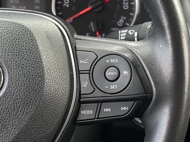 Used 2020 Toyota RAV4 XLE Premium FWD image 16