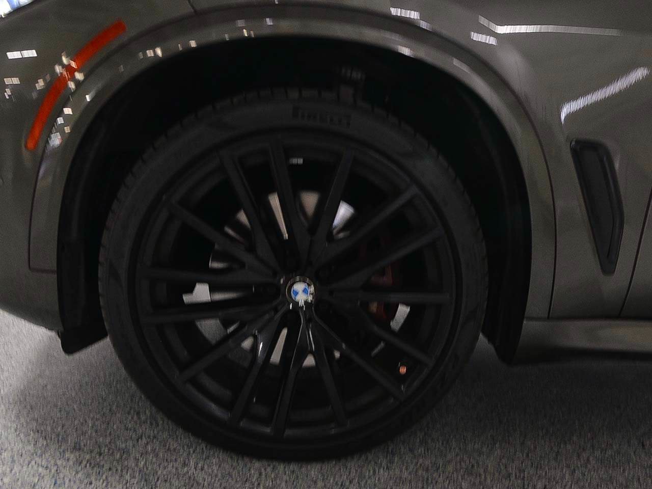 Used 2022 BMW X5 sDrive40i w/ M Sport Package RWD image 5