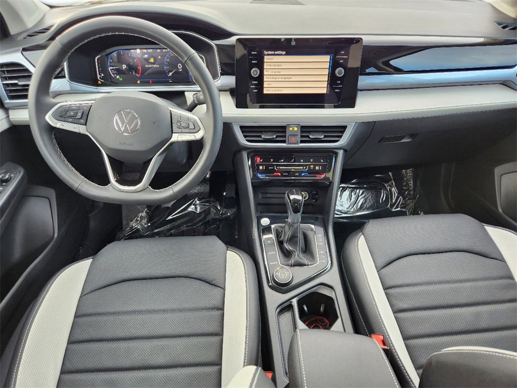 New 2025 Volkswagen Taos SEL image 3