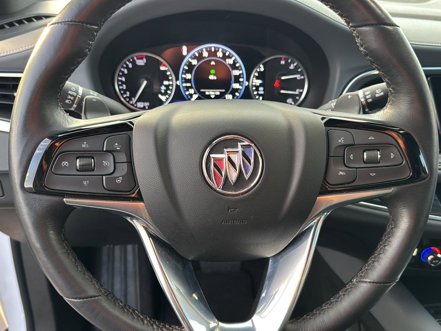 Used 2024 Buick Enclave Premium image 17