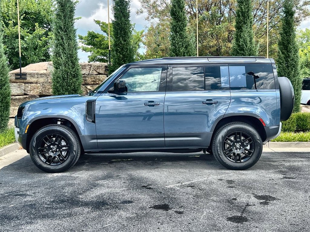 Used 2025 Land Rover Defender 110 S image 2