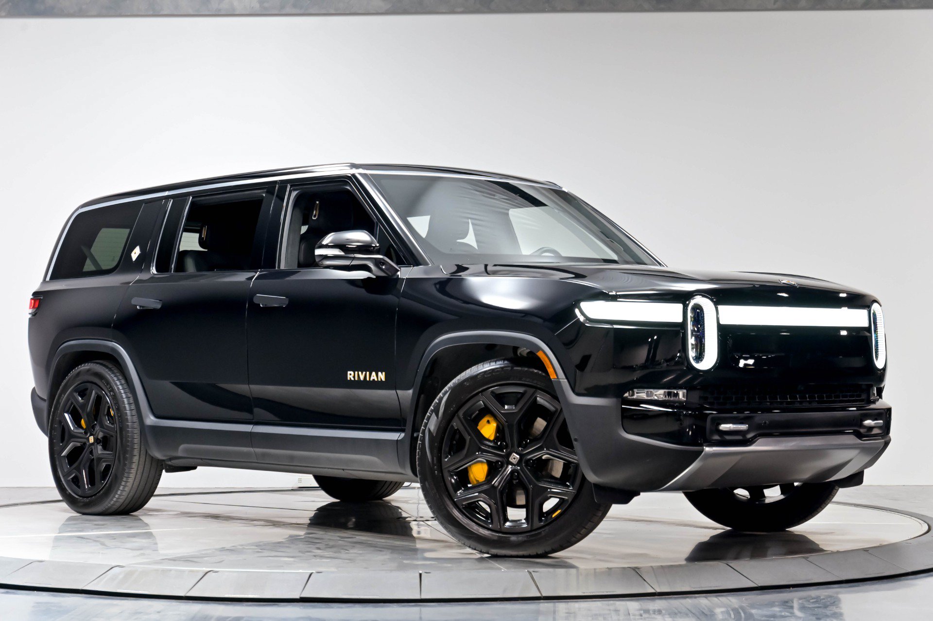 Used 2023 Rivian R1S Adventure AWD/4WD image 50