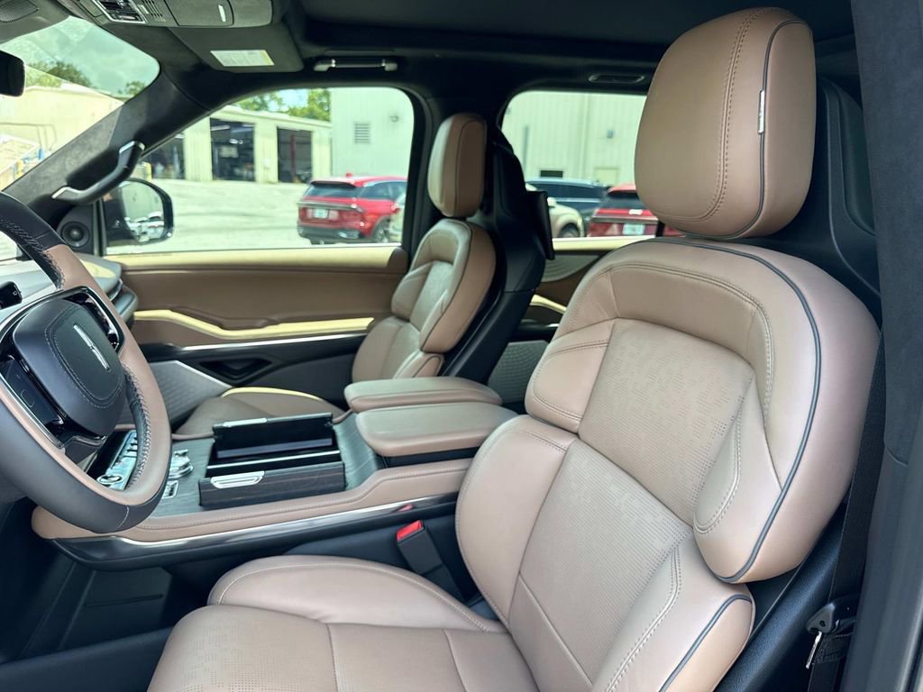 New 2025 Lincoln Navigator Black Label image 21