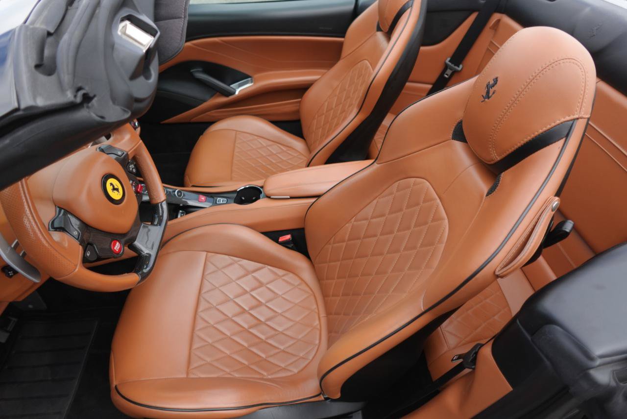 Used 2015 Ferrari California T RWD image 16