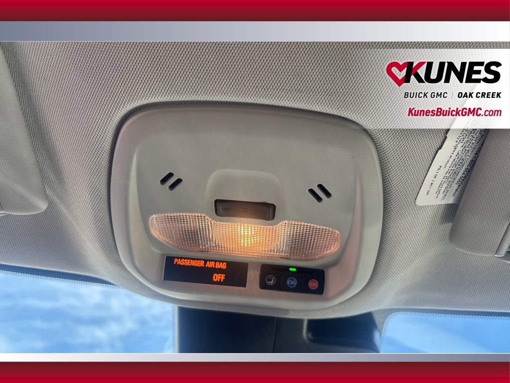 Used 2025 Chevrolet Trax LT image 21