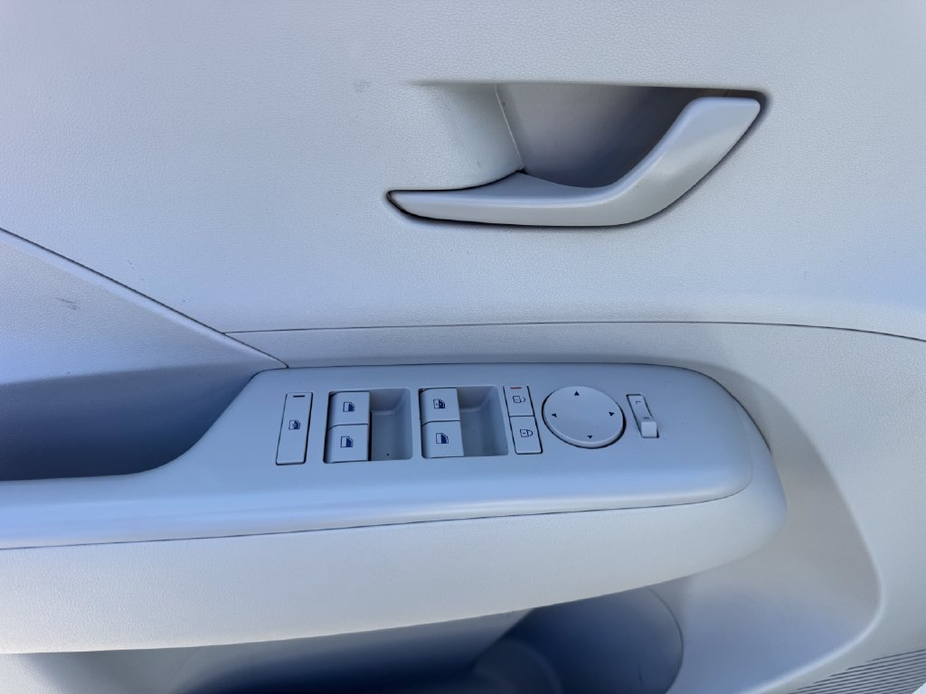 Certified 2025 Hyundai Kona SEL FWD image 23