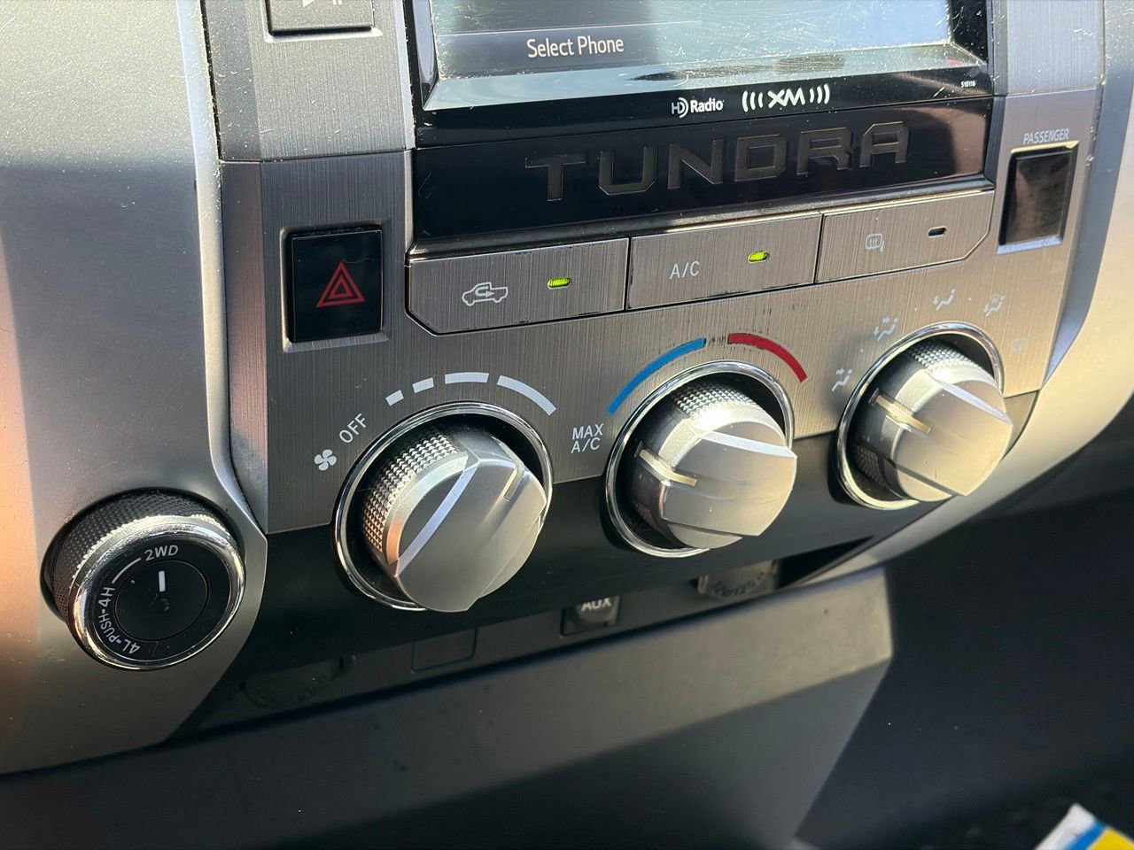 Used 2016 Toyota Tundra SR5 AWD/4WD image 8