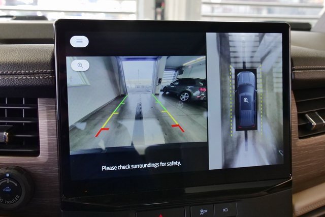 Used 2022 Ford Expedition Limited image 26