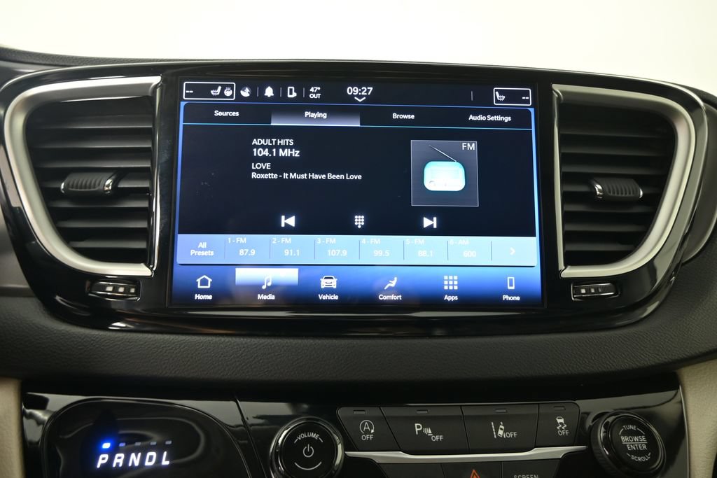 Used 2022 Chrysler Pacifica Touring-L FWD image 27