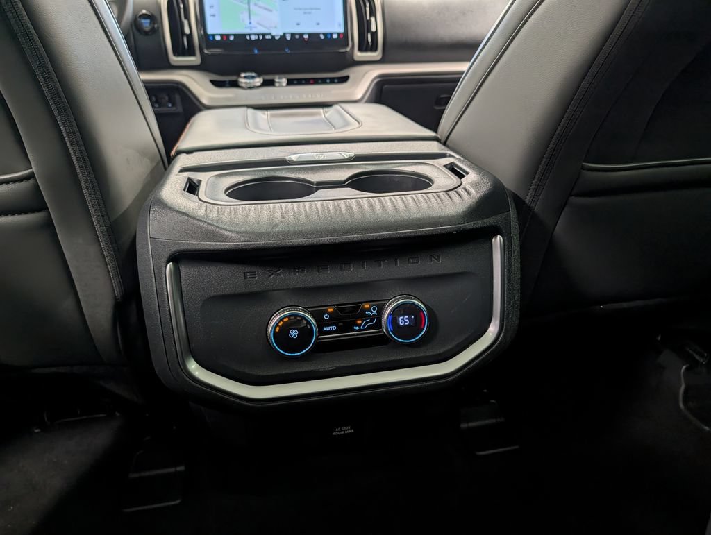 Used 2025 Ford Expedition Active AWD/4WD image 29
