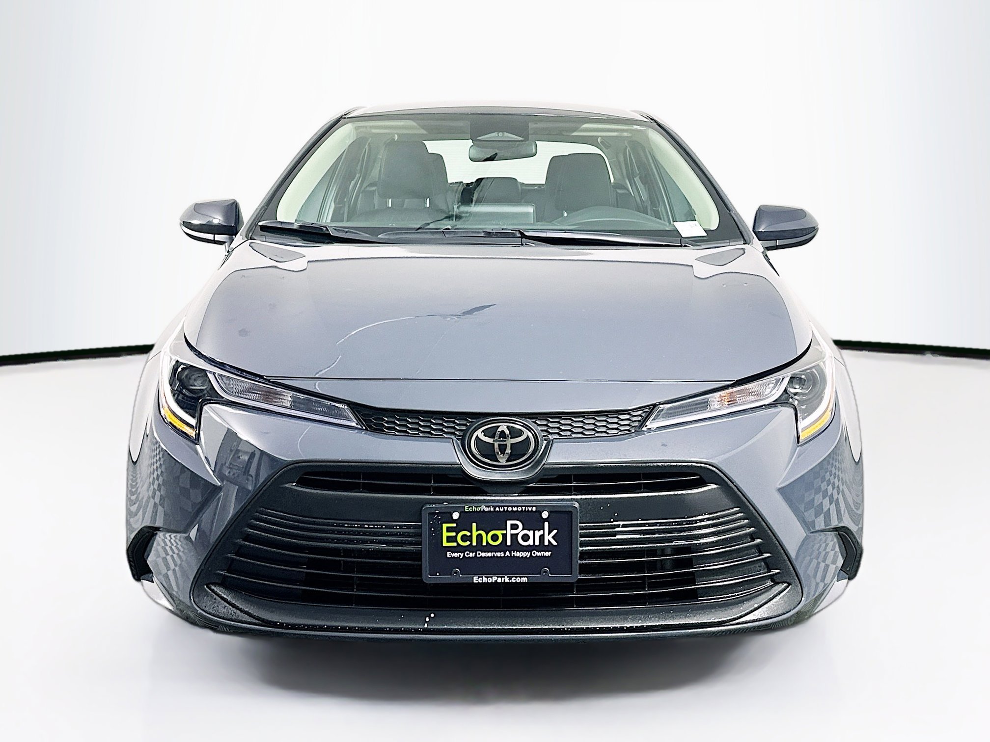 Used 2025 Toyota Corolla LE image 2