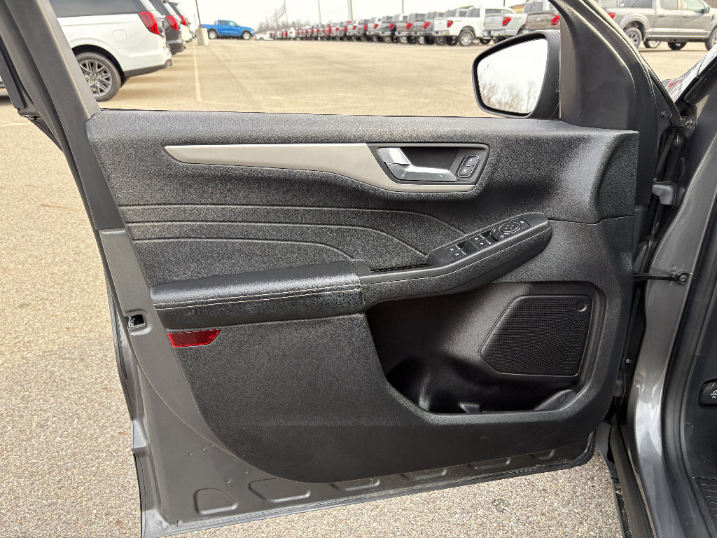 Used 2021 Ford Escape SEL image 28