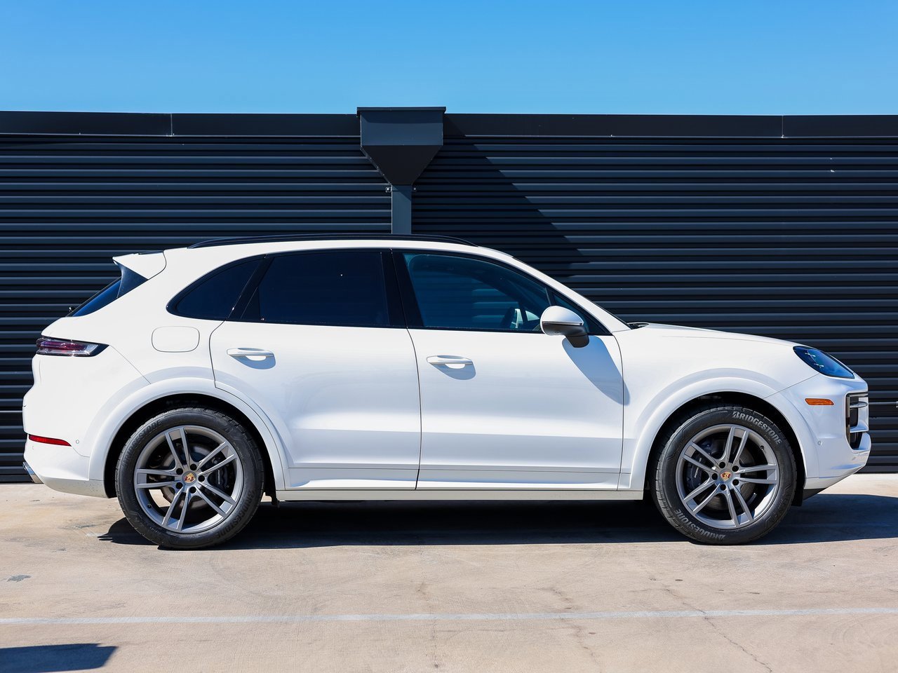 Certified 2025 Porsche Cayenne image 8