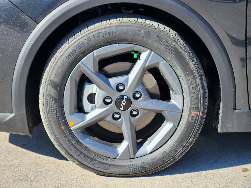 New 2026 Kia K4 LXS image 7