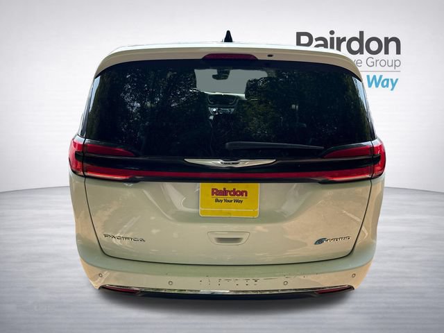 Used 2024 Chrysler Pacifica Limited FWD image 6