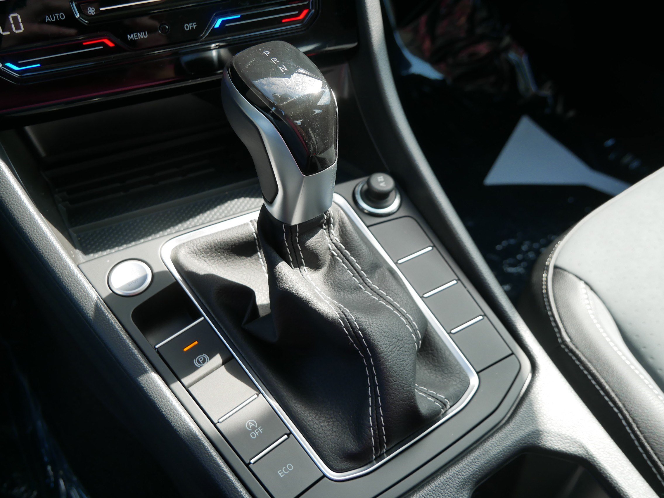 New 2026 Volkswagen Jetta SE FWD image 10