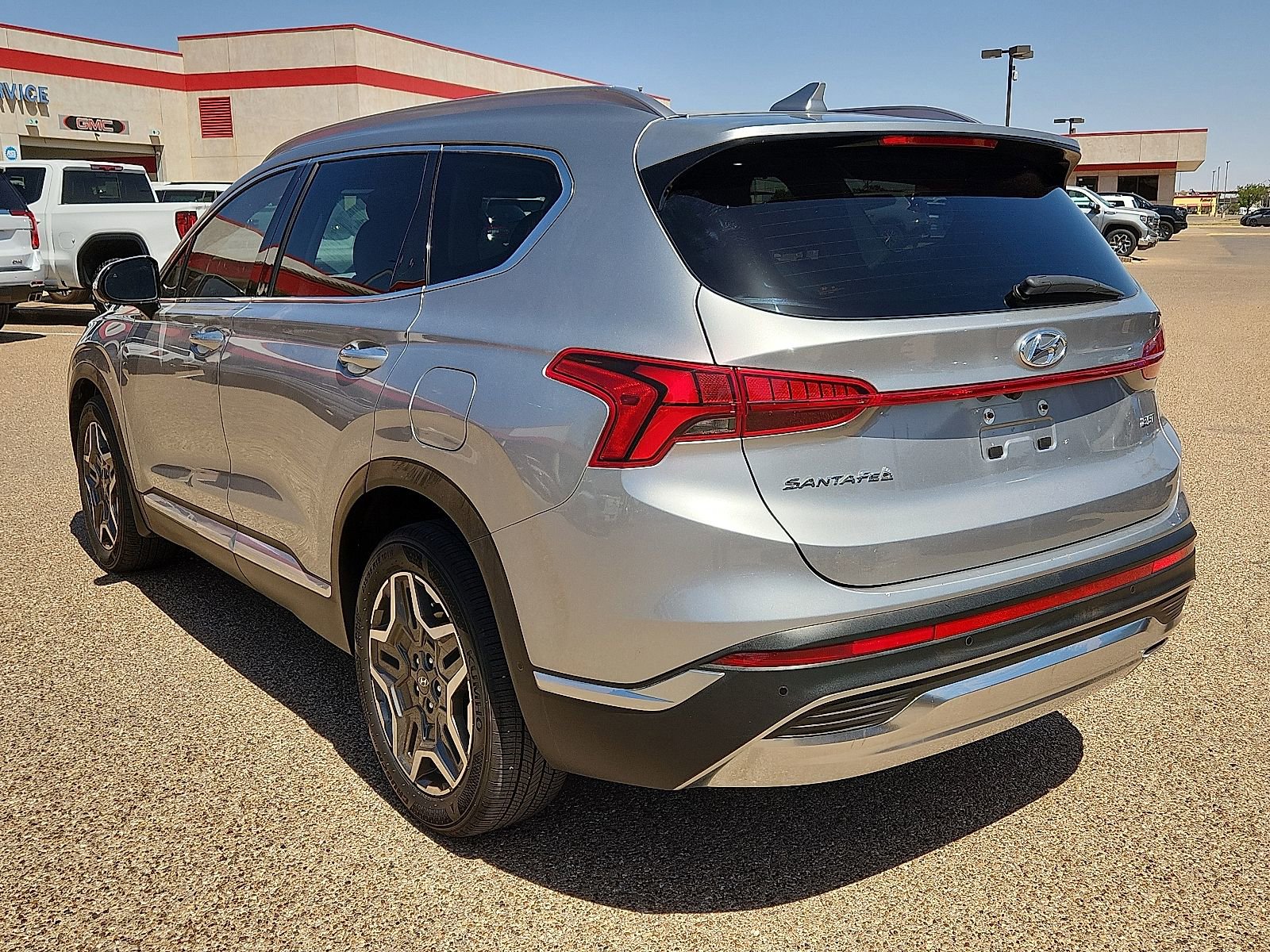 Used 2022 Hyundai Santa Fe Limited FWD image 3