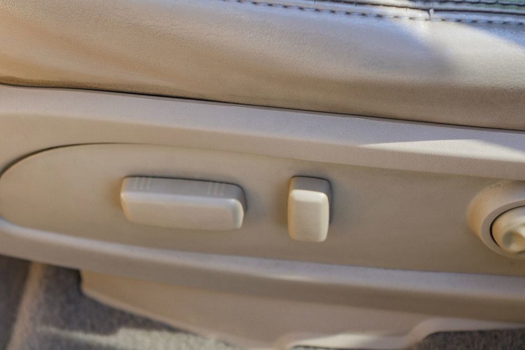 Used 2008 Buick Enclave CXL w/ Entertainment Package #1 FWD image 21