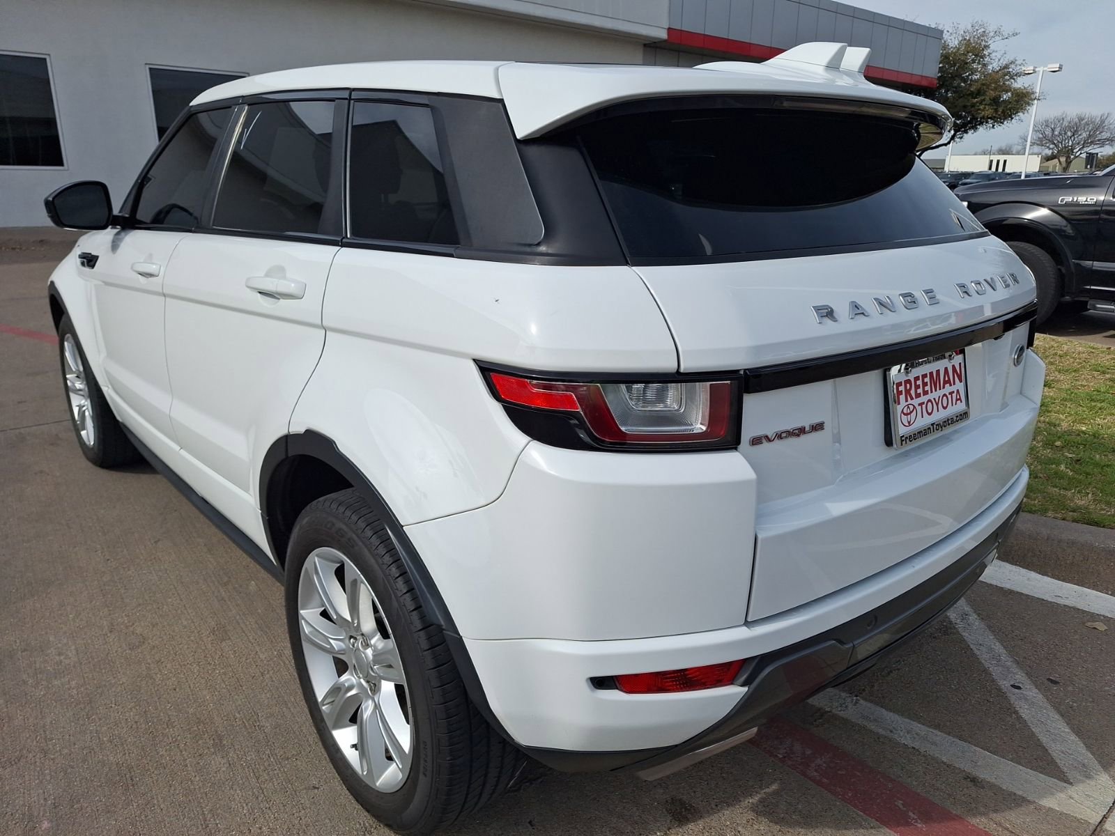 Used 2018 Land Rover Range Rover Evoque HSE Dynamic image 4