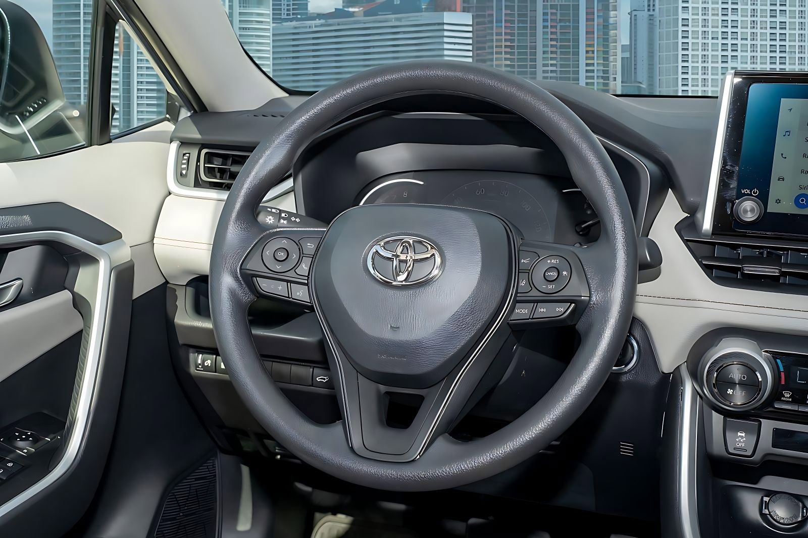 Used 2025 Toyota RAV4 XLE w/ Convenience Package image 22