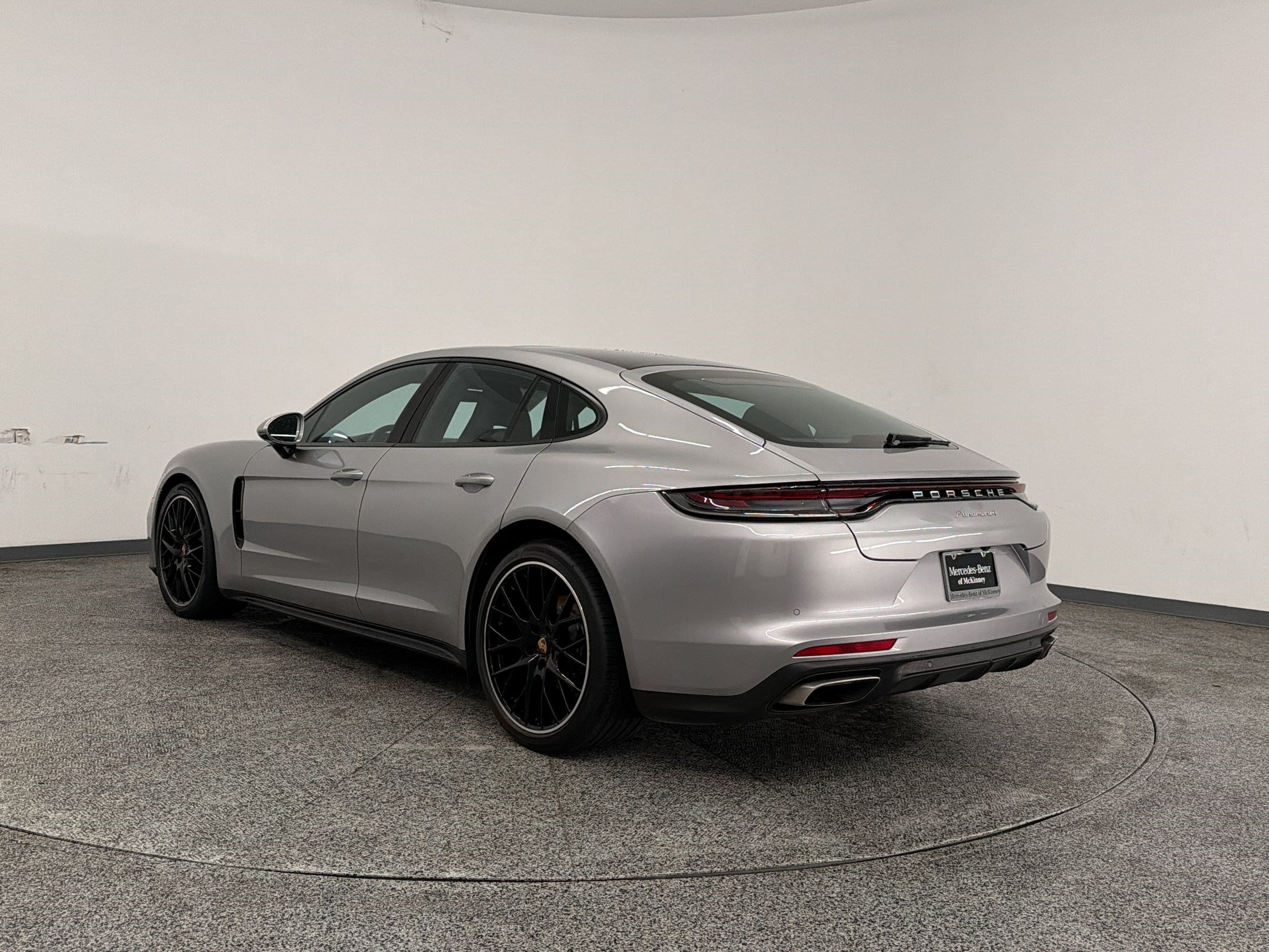 Used 2022 Porsche Panamera 4 AWD/4WD image 3