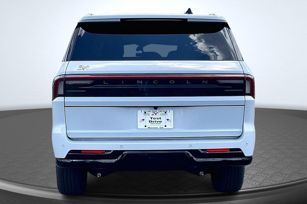 New 2026 Lincoln Navigator L Reserve AWD/4WD image 4