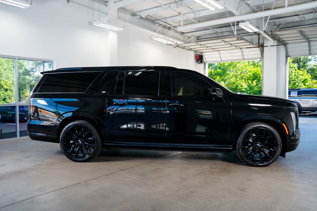 Used 2026 Cadillac Escalade ESV Platinum Sport w/ LPO, ONYX Package image 6