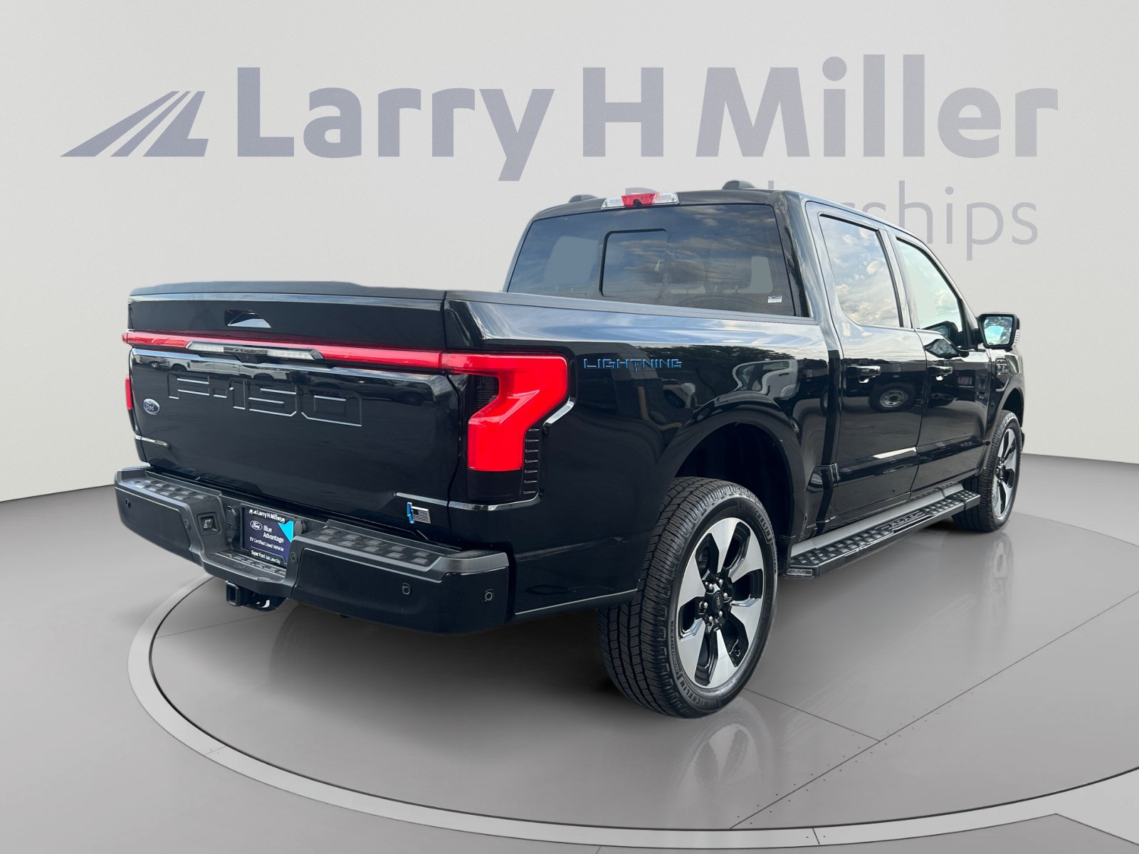 Certified 2023 Ford F150 Lightning Platinum AWD/4WD image 5