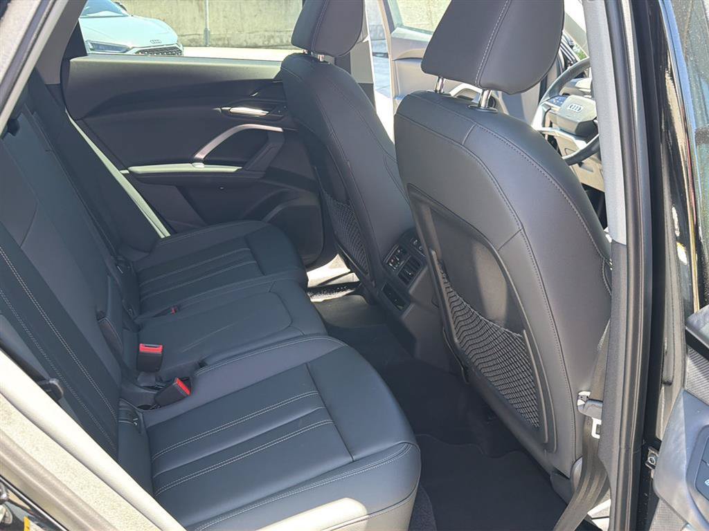 Used 2025 Audi Q5 Premium w/ Convenience Package AWD/4WD image 14