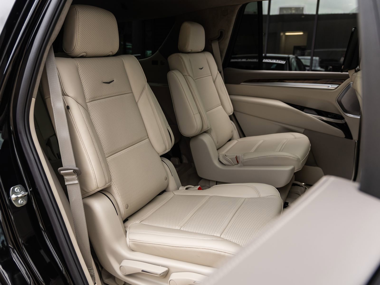 Used 2026 Cadillac Escalade Platinum Sport w/ LPO, Floor Liner Package AWD/4WD image 43
