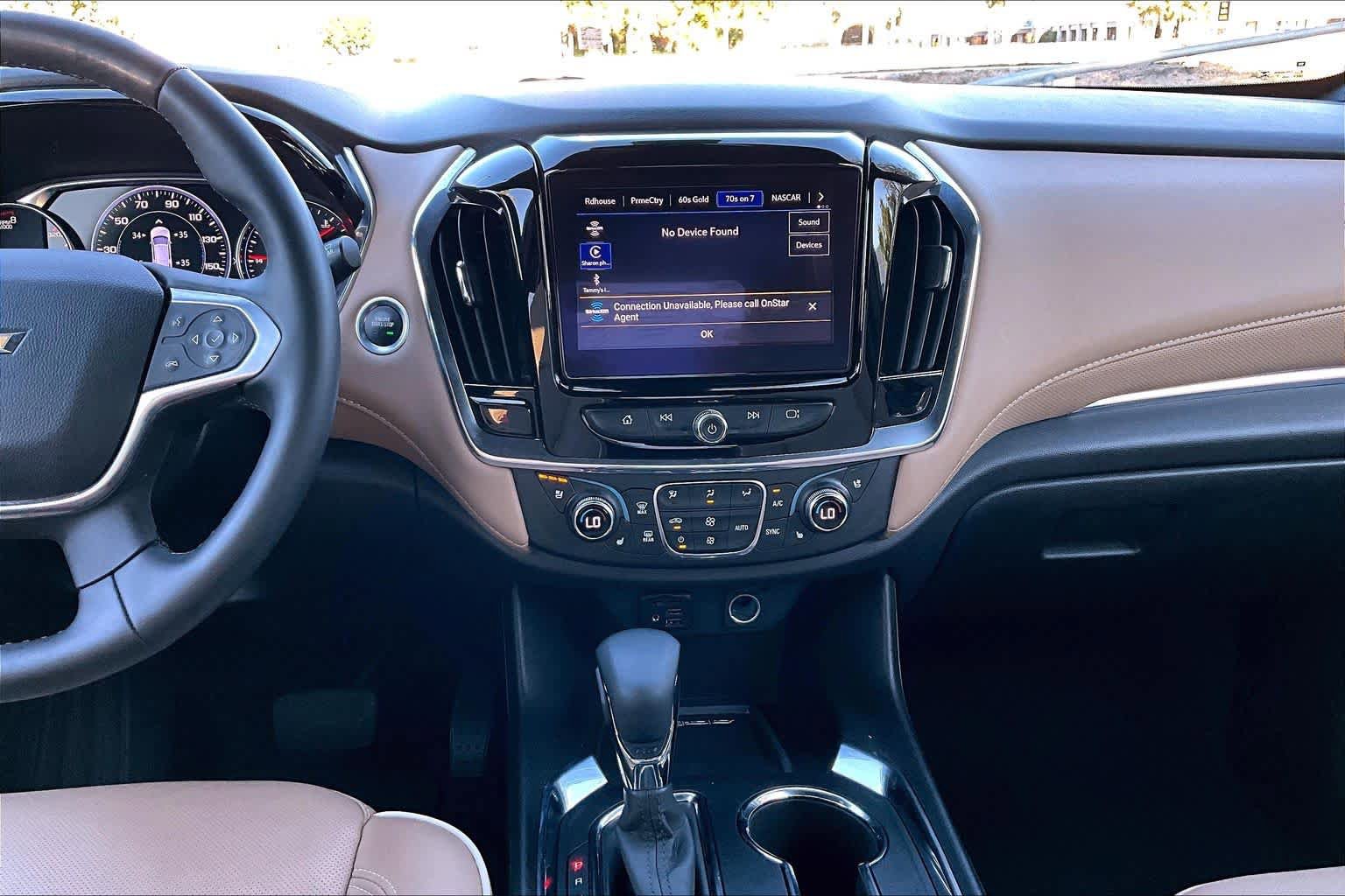 Used 2023 Chevrolet Traverse Premier FWD image 8