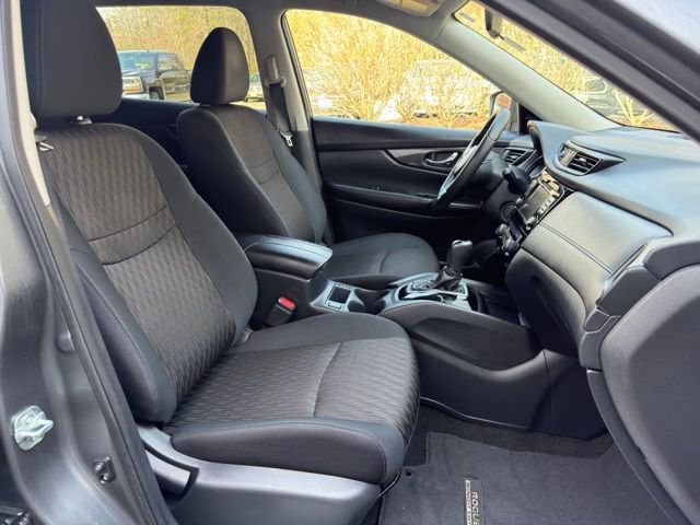Used 2018 Nissan Rogue SV w/ Premium Package image 24