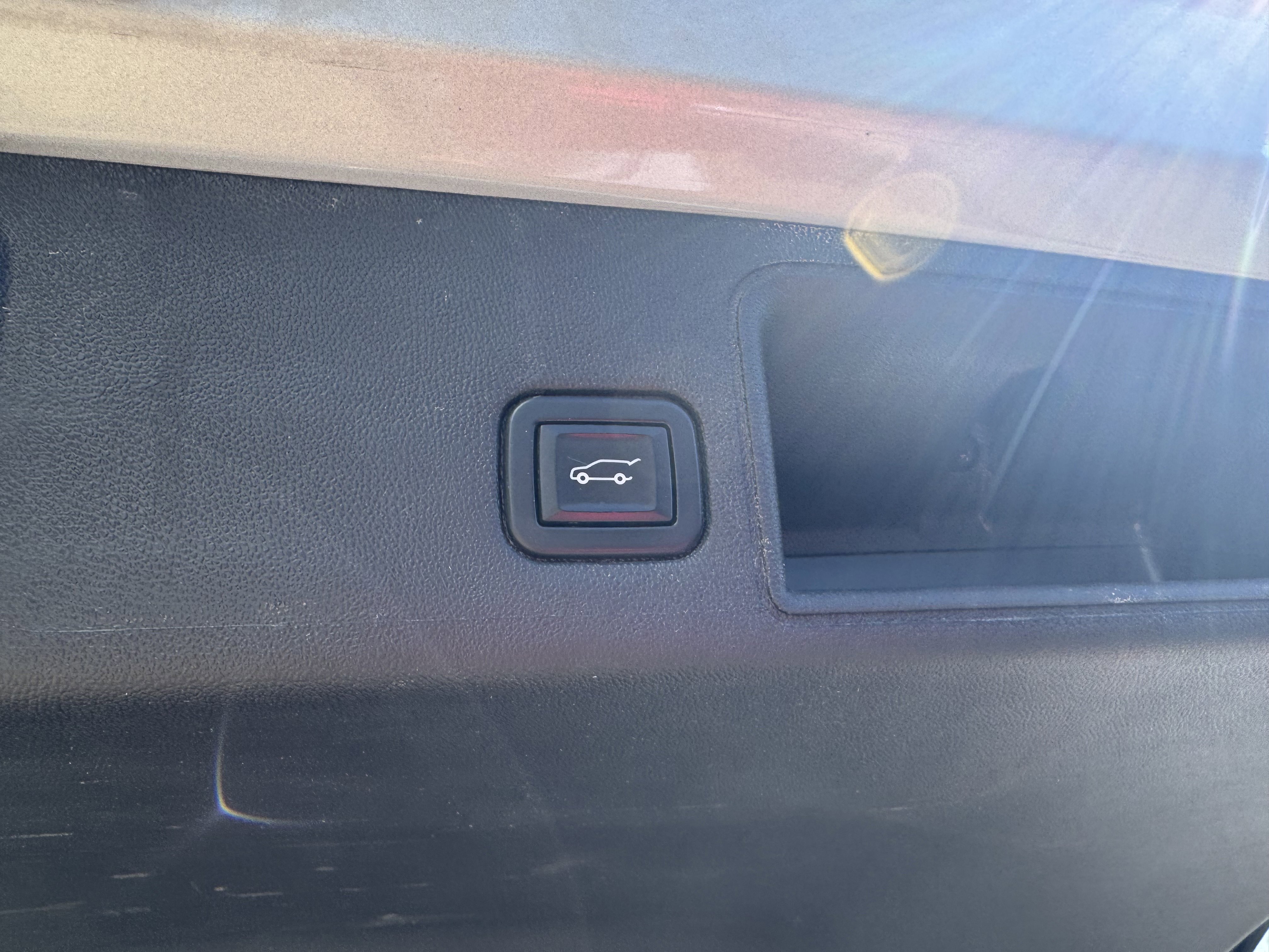 Used 2021 GMC Terrain SLT w/ Infotainment Package II image 6