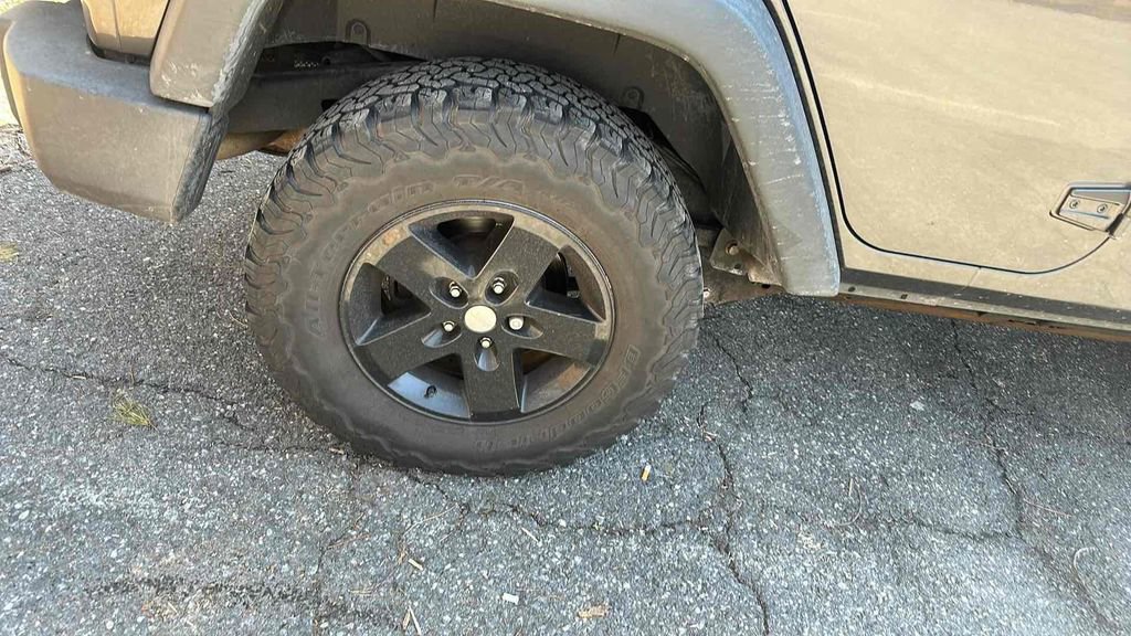 Used 2018 Jeep Wrangler Unlimited Sport S image 12