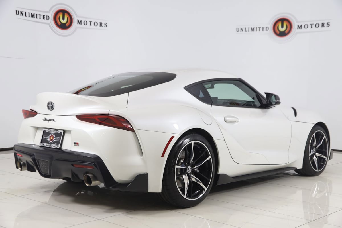 Used 2020 Toyota Supra RWD image 3