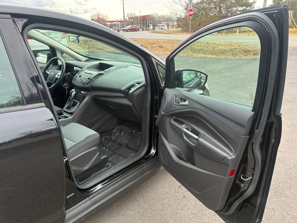 Used 2017 Ford C-MAX Energi SE image 32